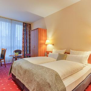Standard Zimmer mit Kingsize-Bett